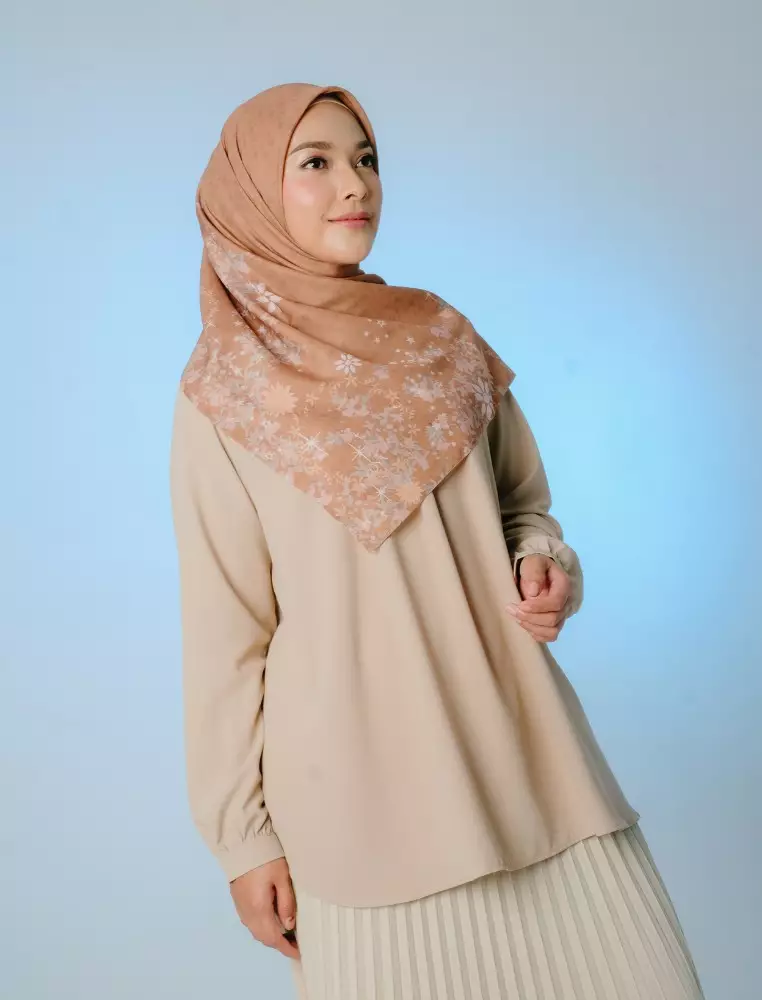 ZANIAH Scarf Mustard - Kerudung Hijab Segiempat Motif With Pouch Ziplock - Bahan Poly Fine - Ukuran 110x110