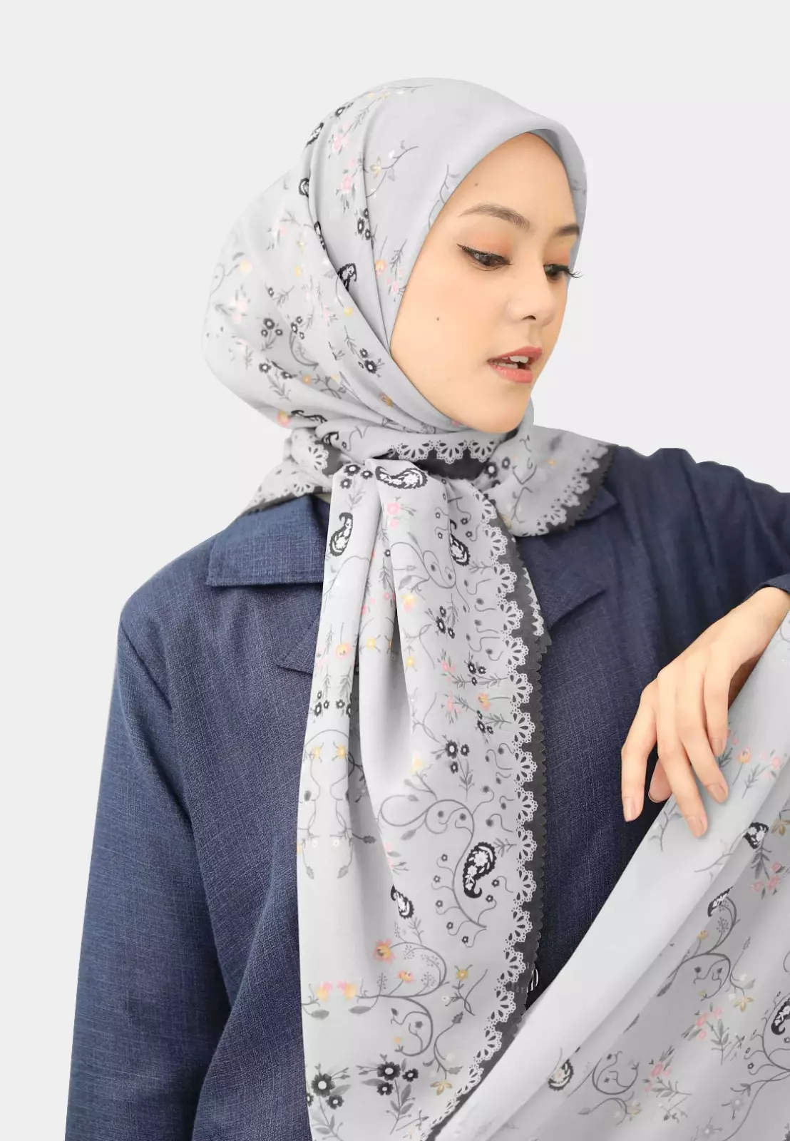 Cotton Bee - Athisah Printed Scarf - Hijab Segiempat Motif 130x130cm