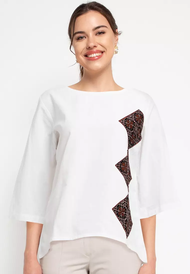 Jual ISVARA BATIK Hana Blouse Top Original 2024 | ZALORA Indonesia