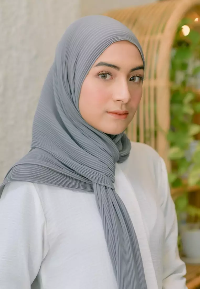 Bawal Pleats Shawl Smoke Grey