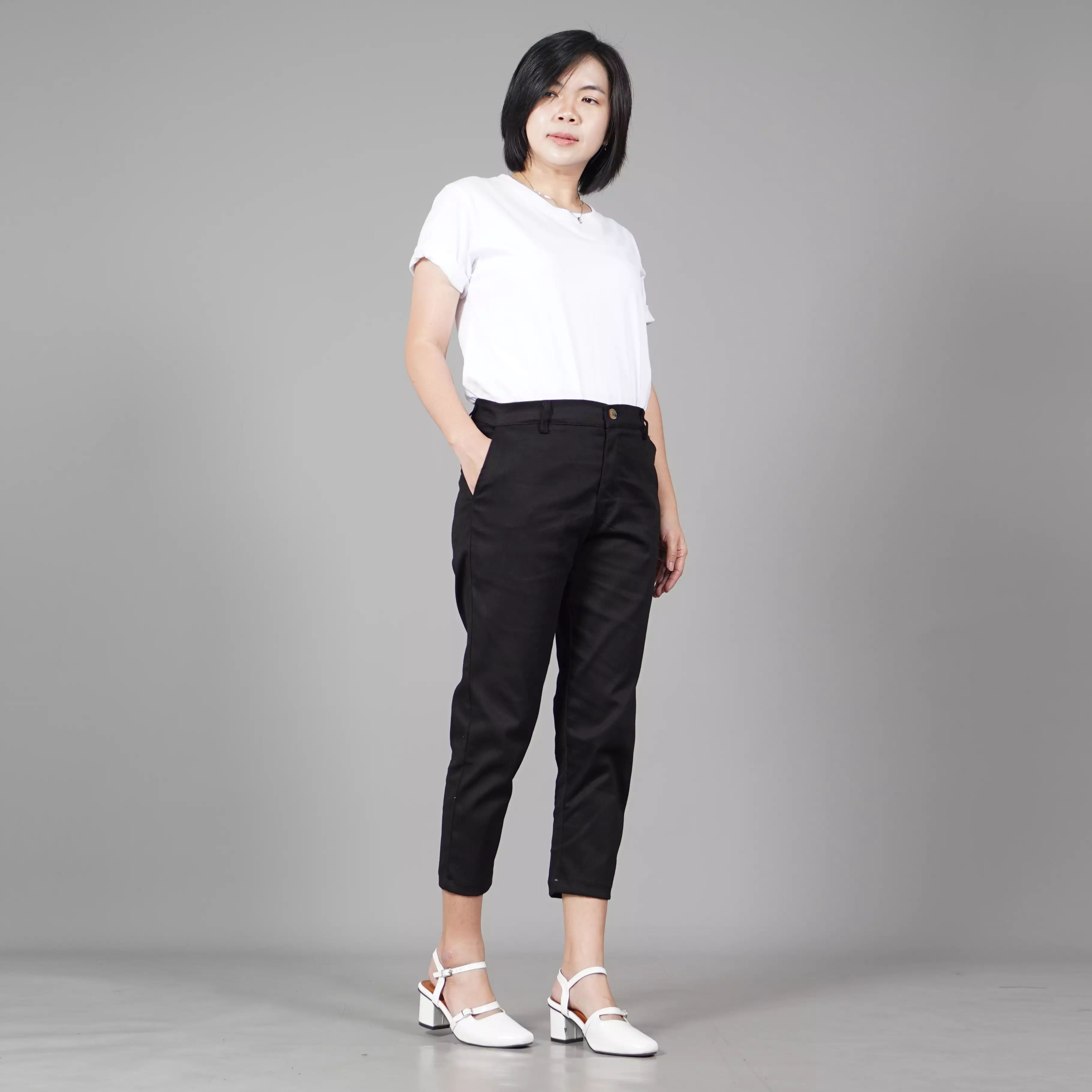 AURORA Celana Hitam Wanita Celana Chino 3/4 Chino Pants Wanita - HITAM