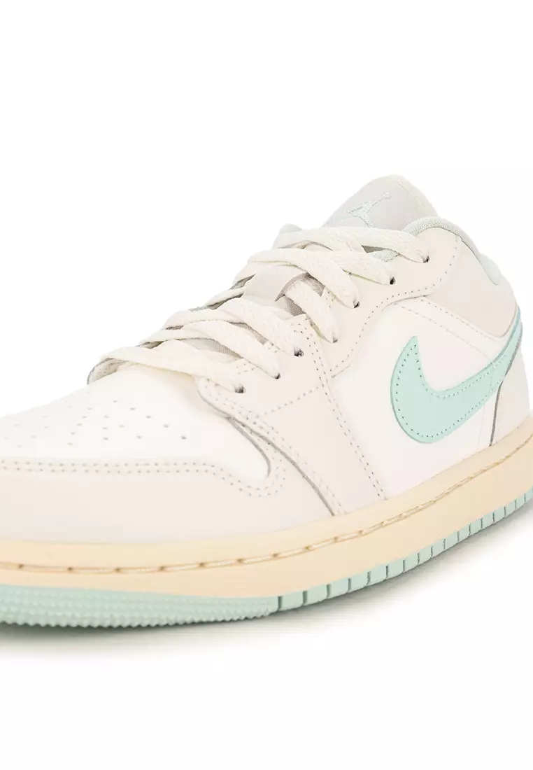 Air Jordan 1 Low Shoes