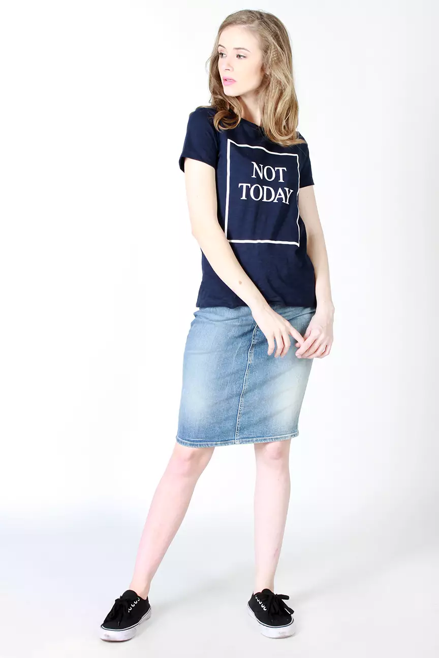 Kaos Wanita Chic Navy
