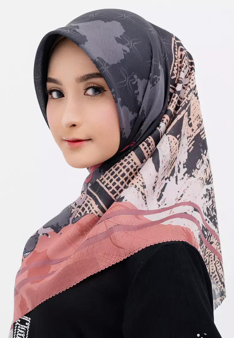 Berkah Signature Square Voile Scarf Hijab Premium Wanita Black Peach