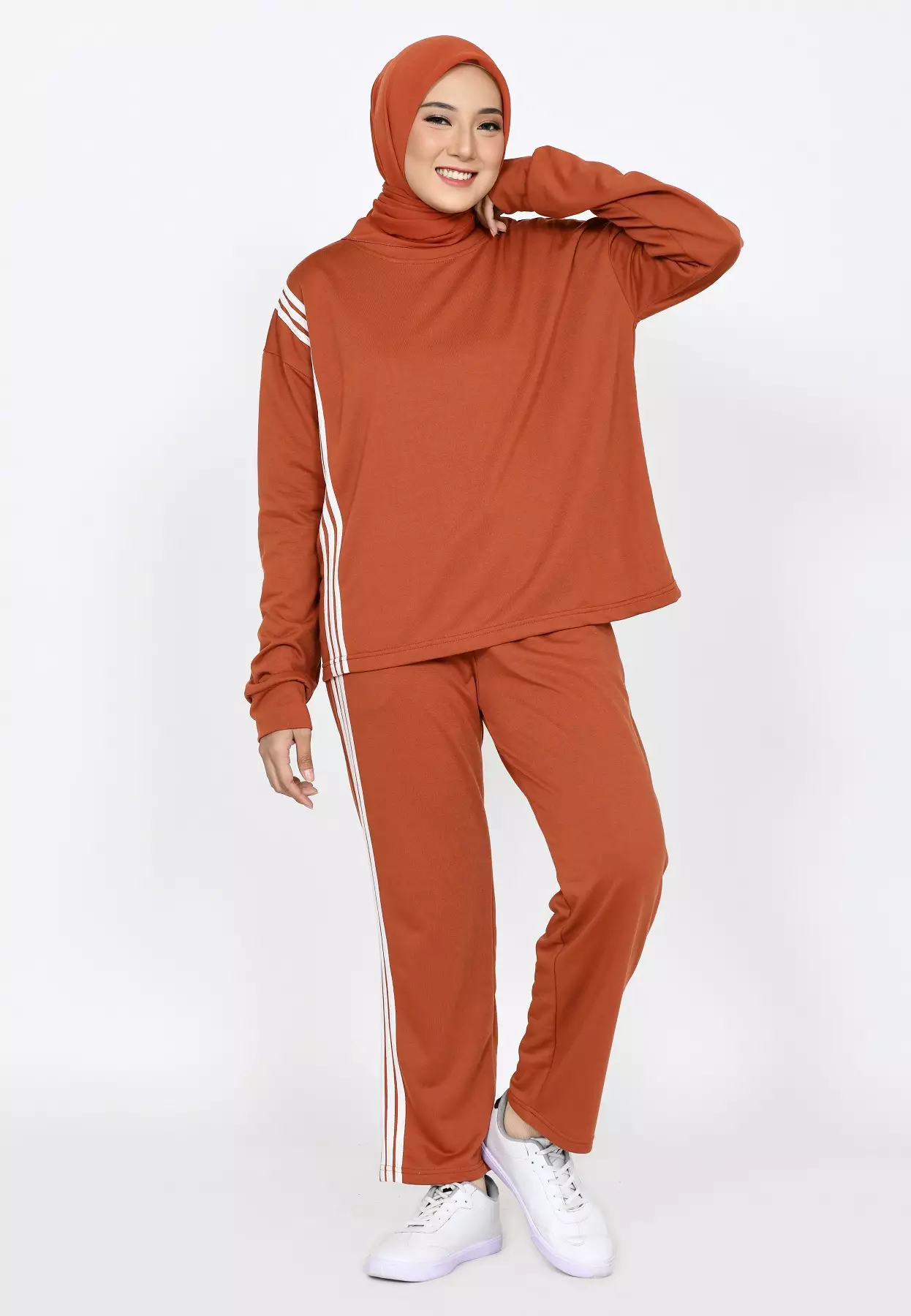 SET Training Sporty Trisya