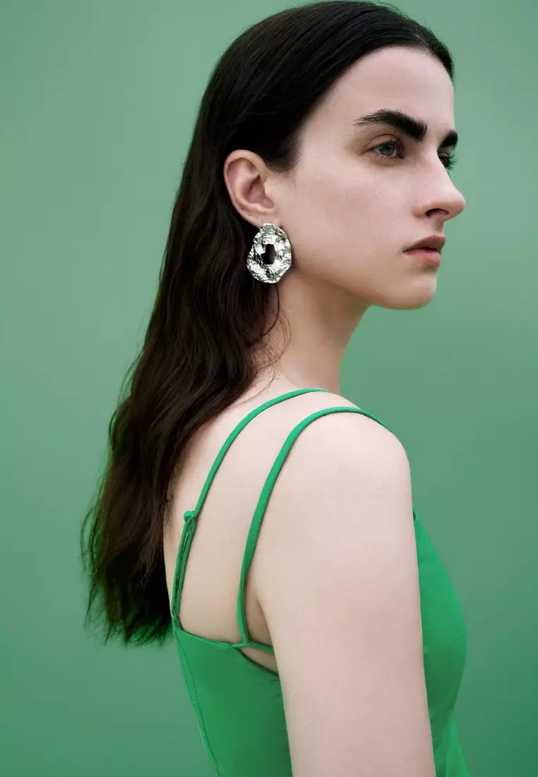 女装轻熟风度假风镂空一字领宝藏连衣裙