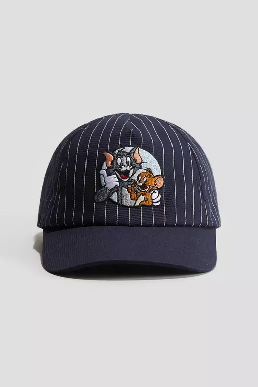 Motif-detail trucker cap