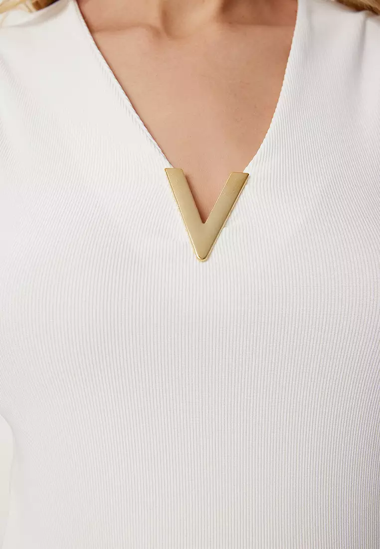 Gold Accessory Ribbed Knitted Blouse