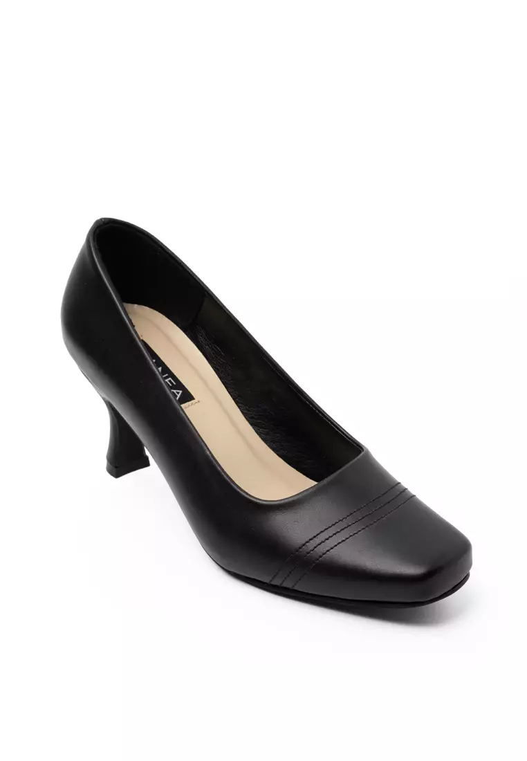 Lin Pumps (Black)