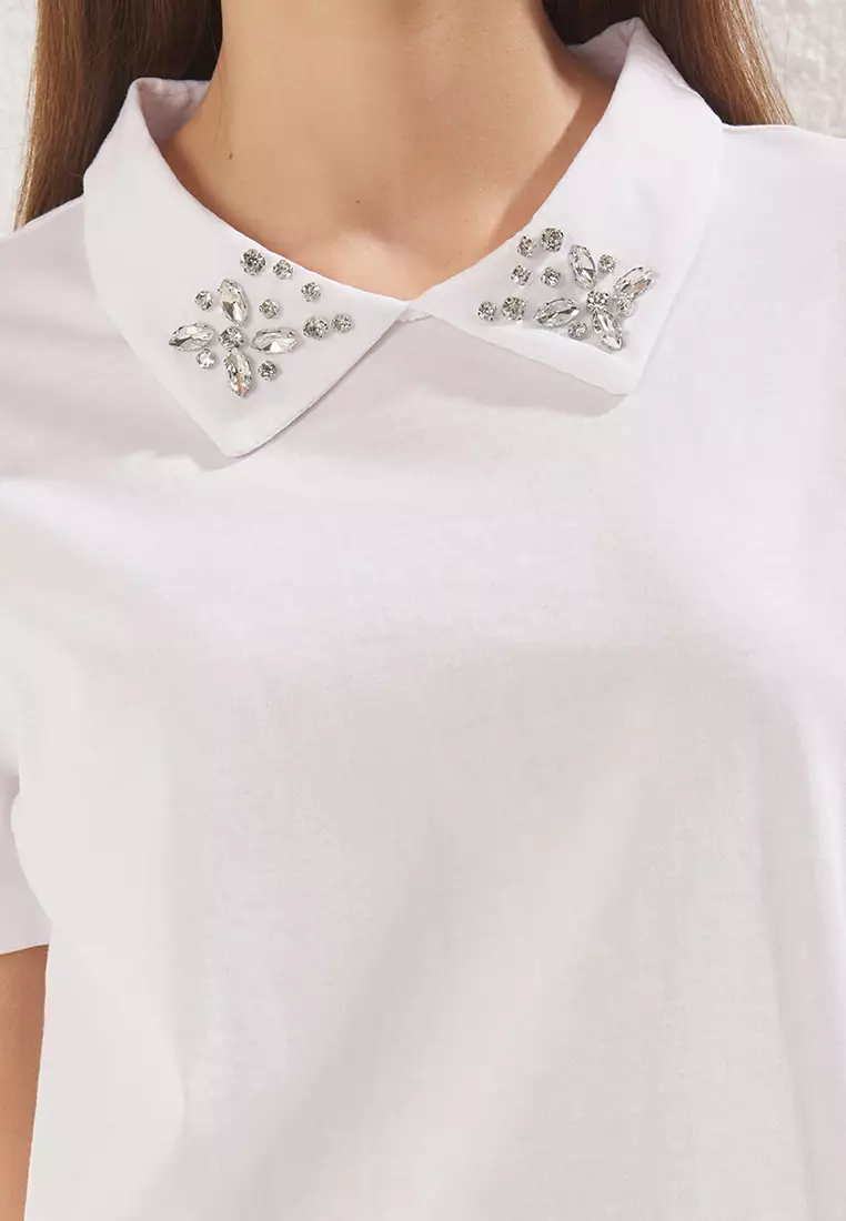 White Polo Collar with Stone Detail Regular Pattern Knitted T-Shirt TWOSS25TS00052