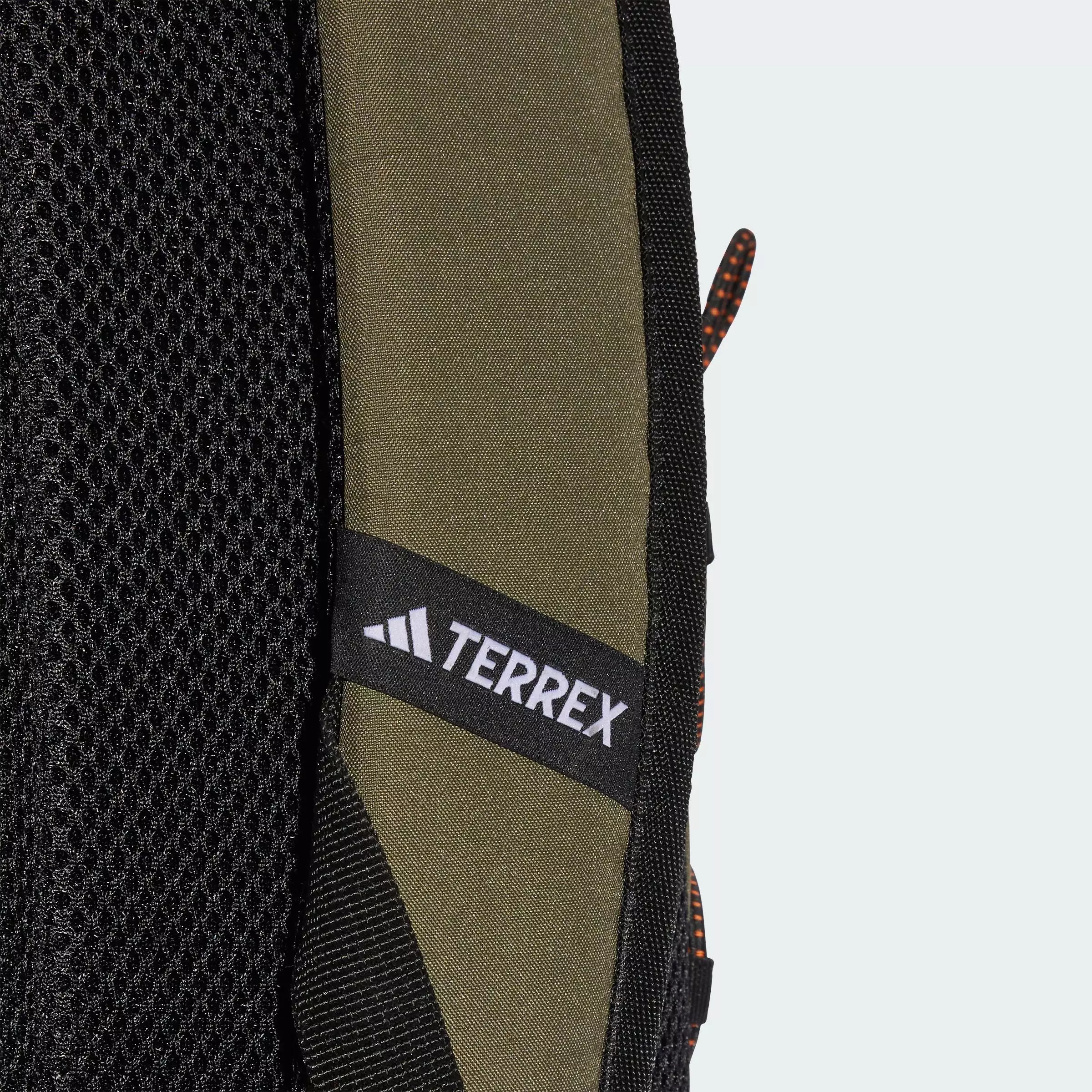 Hiking Terrex Multi Essentials Backpack 20L Unisex Green JW0823