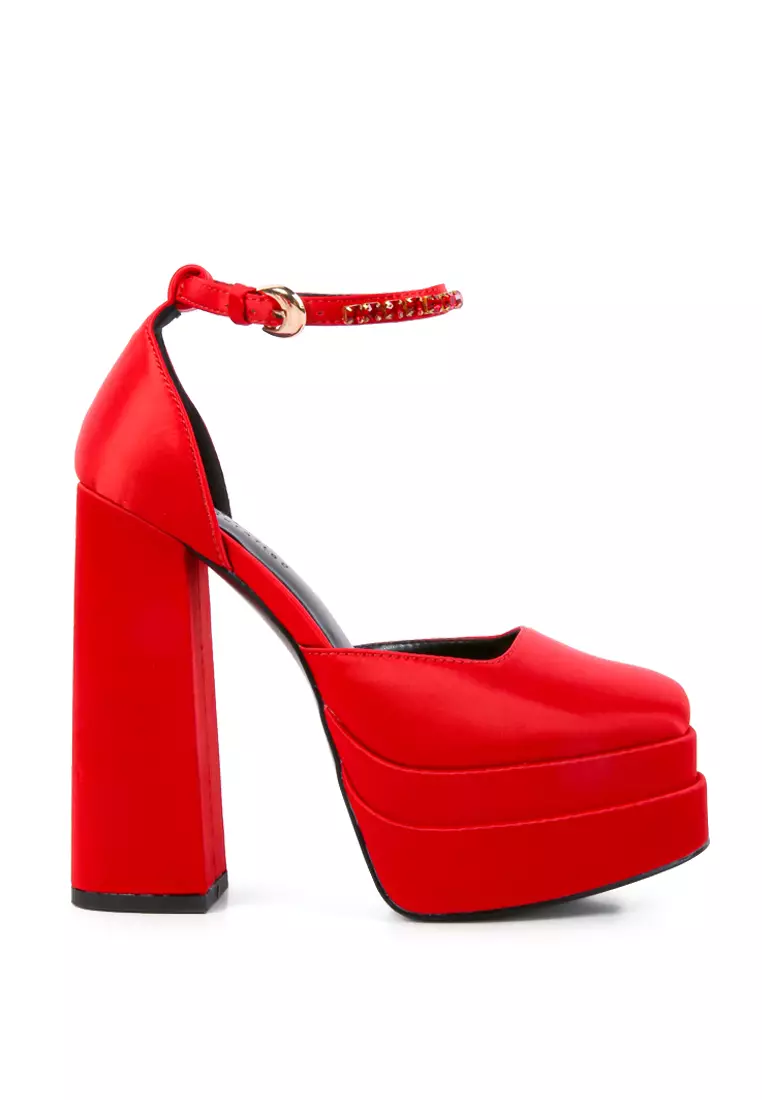 Ramp walk sales heels