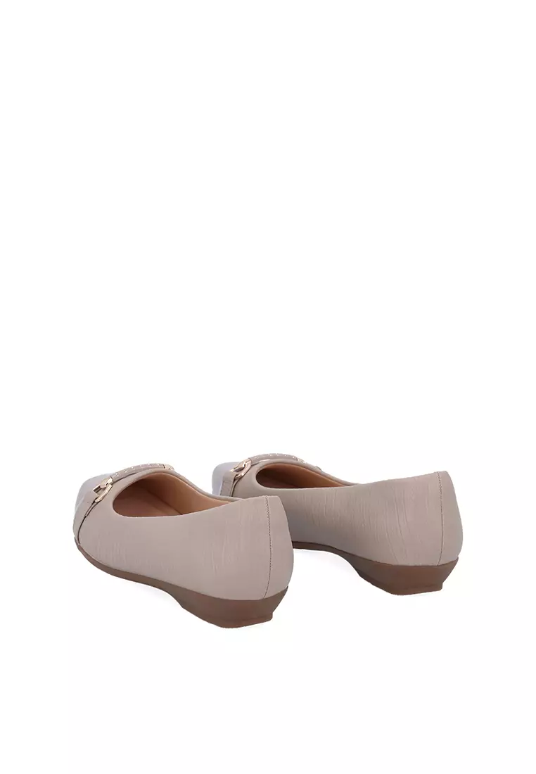 Medium Beige CR Annie Flats