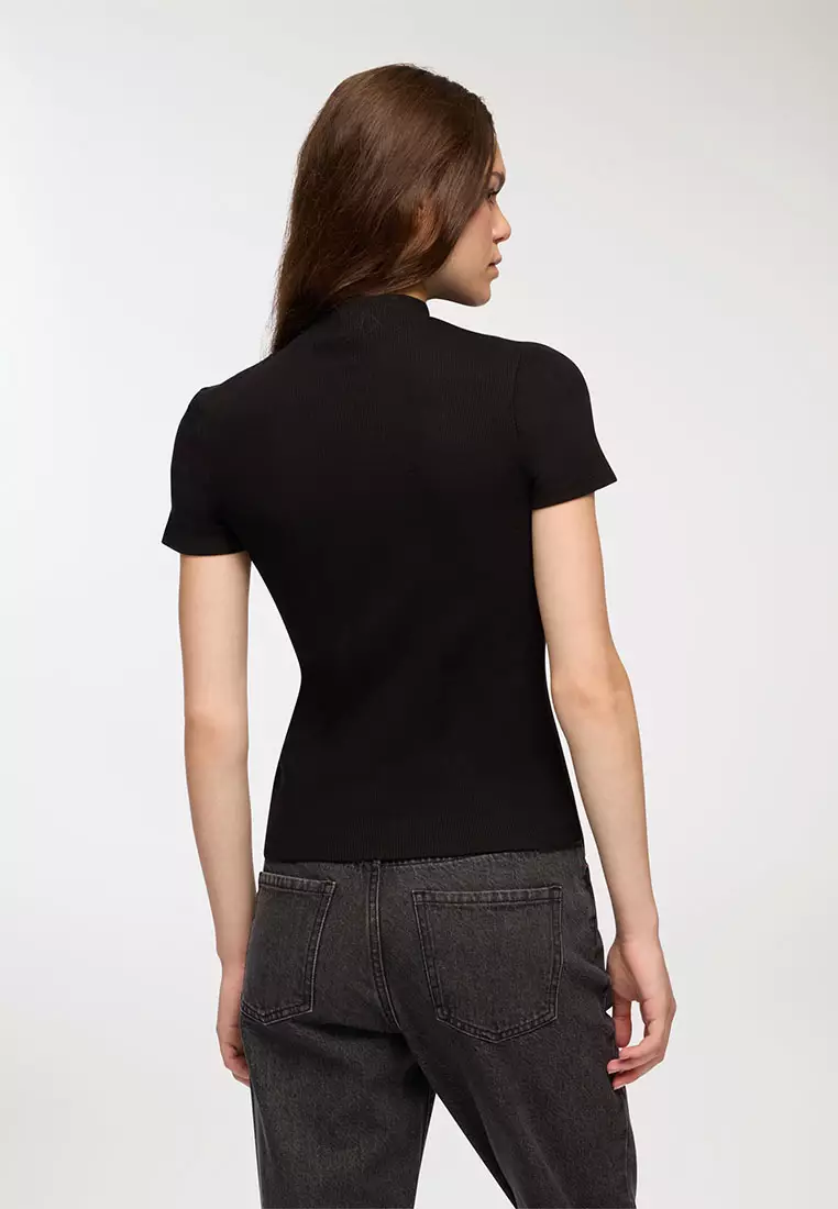 Woman Short-Sleeved T-Shirt