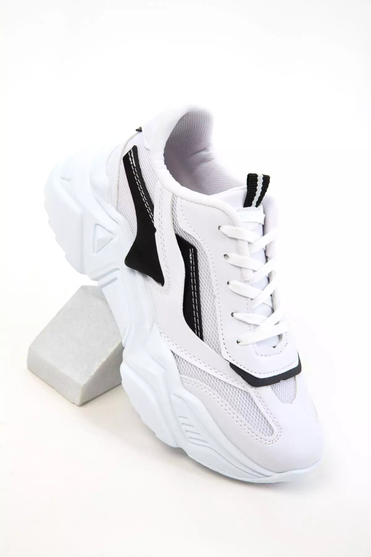 White-Black Women's Sneaker 20609