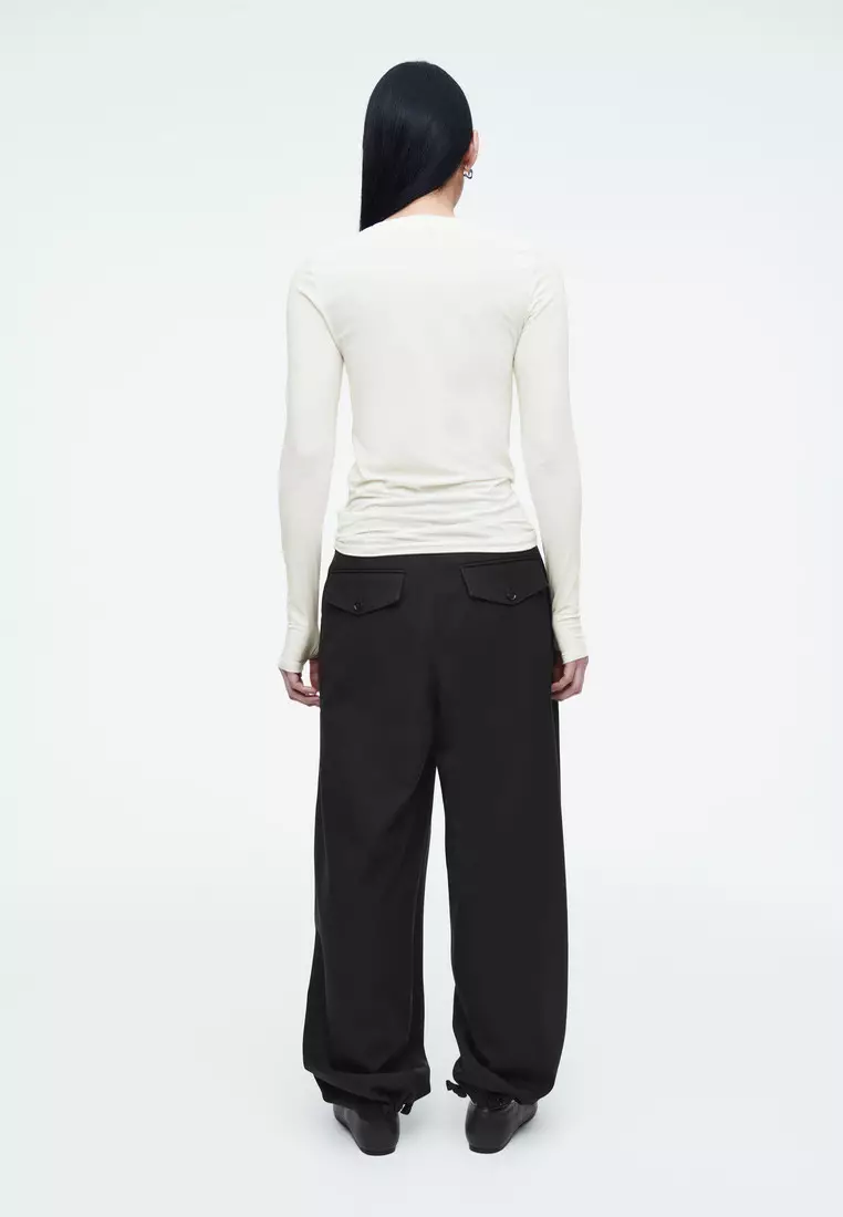 SLIM LIGHTWEIGHT LONG-SLEEVED TOP