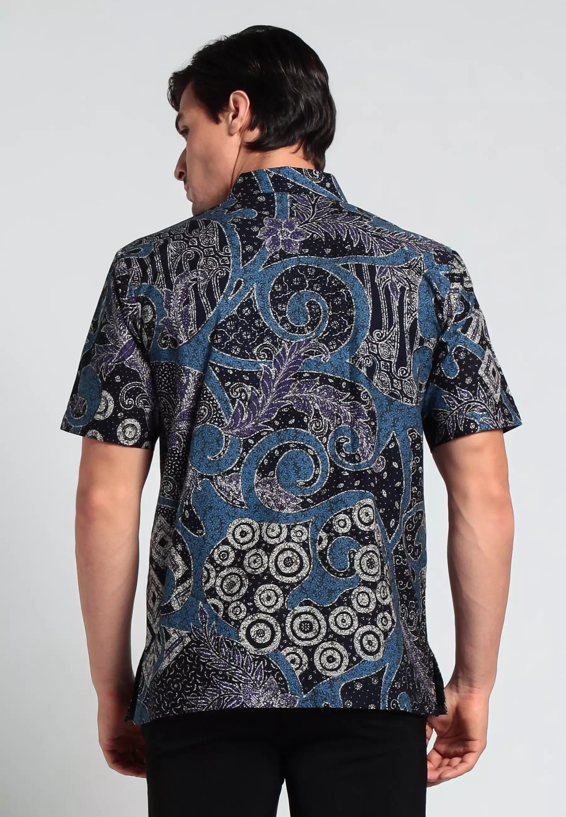 Hem Kenzao lengan pendek slimfit