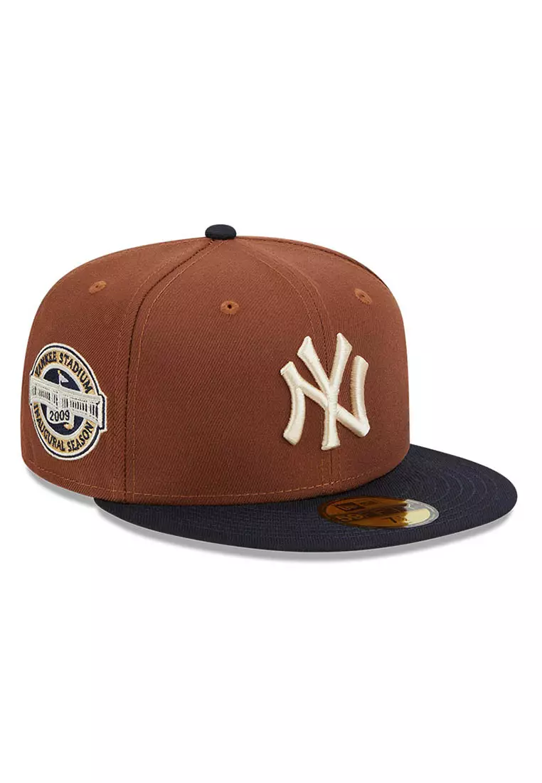 New Era Curved Brim Brown Logo 39THIRTY League Essential New York Yankees  MLB Brown Fitted Cap