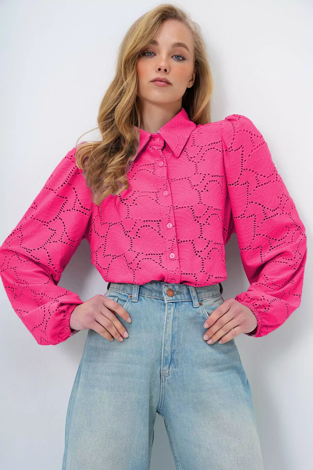 Women's Fuchsia Guipure Woven Premium Shirt Alc-X4366