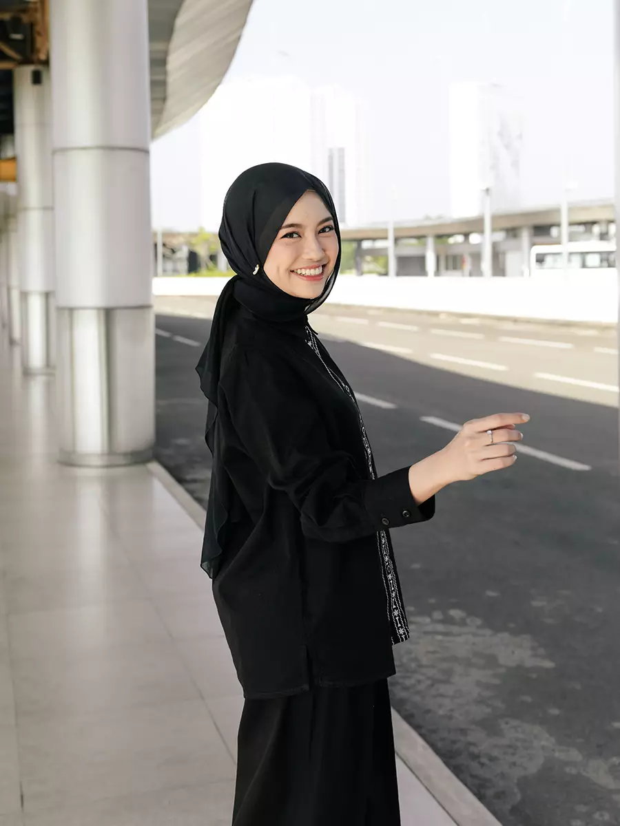 Signature Grevi Blouse