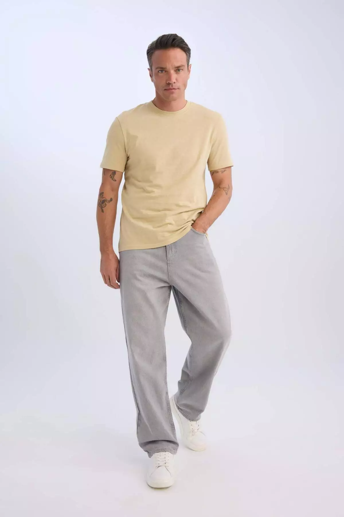 100% Cotton New Regular Fit Crew Neck Basic Plain Short Sleeve T-Shirt V7699Az25Sp