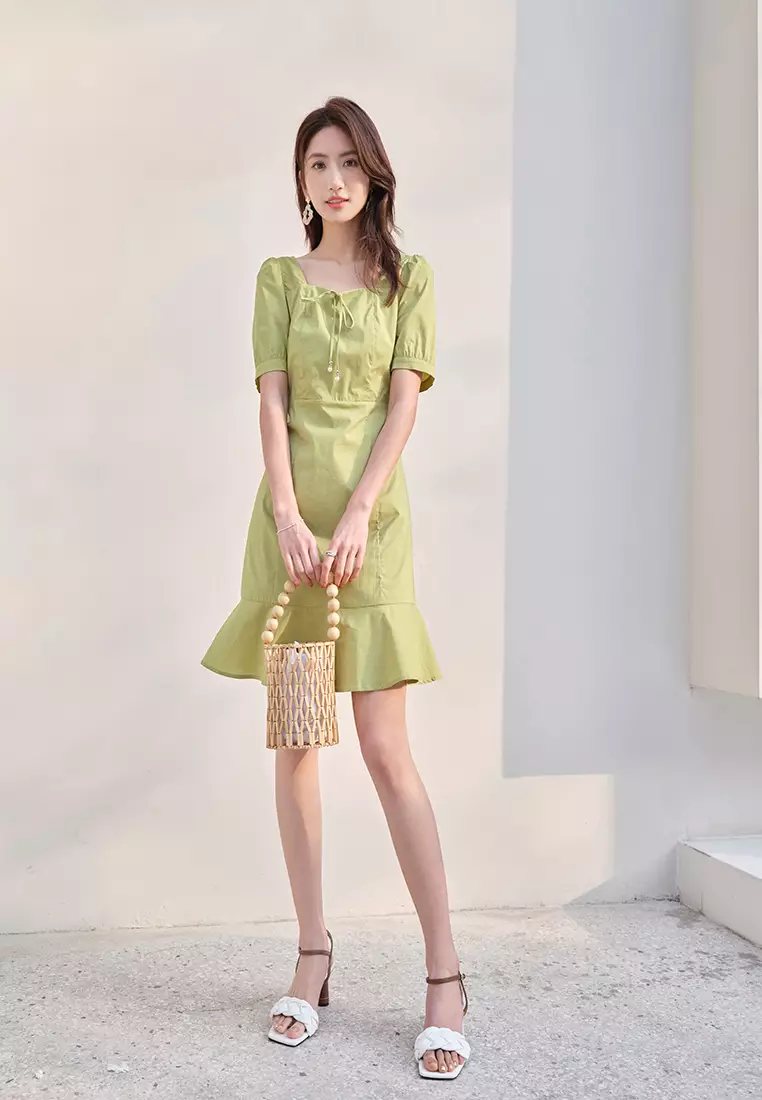 Square Neck Puff Sleeve Low Flare Midi Dress