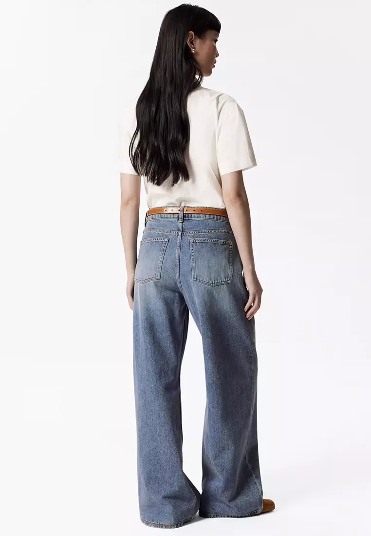 Relaxed Wide-Leg Jeans
