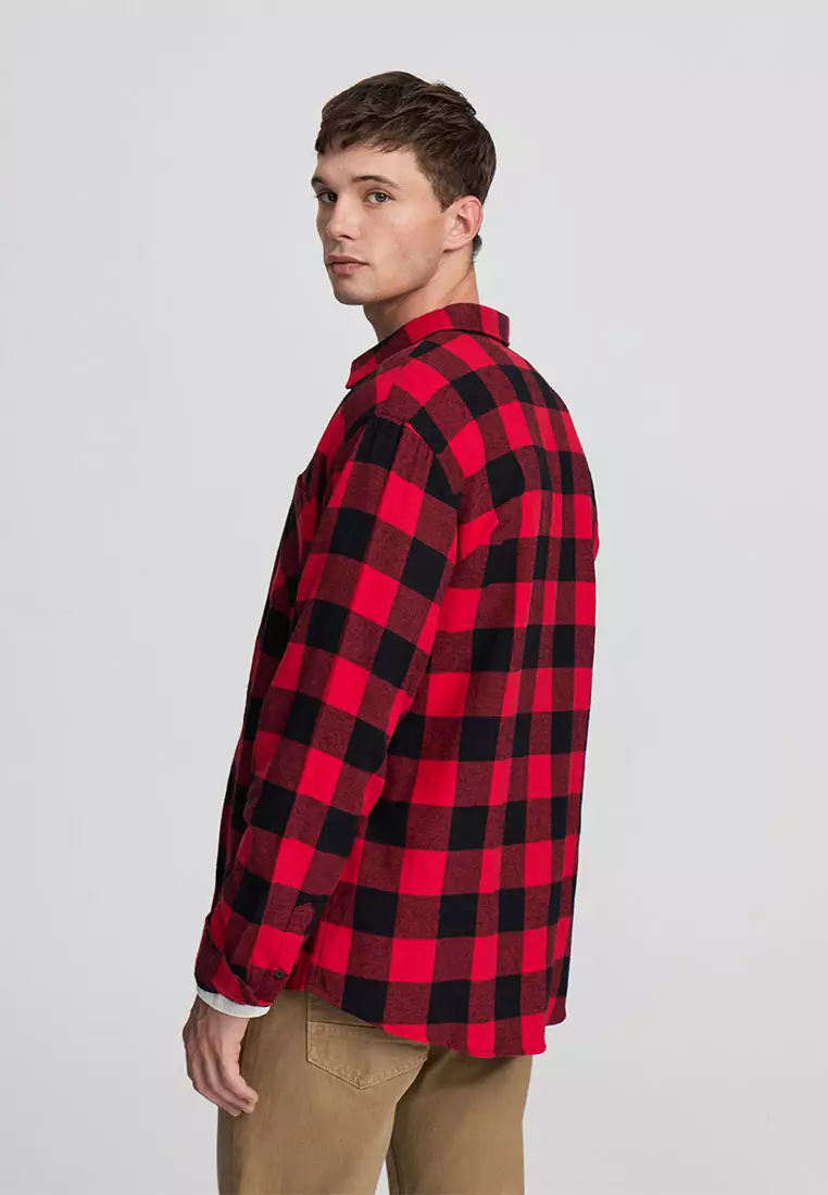 Man Long-Sleeved Shirt