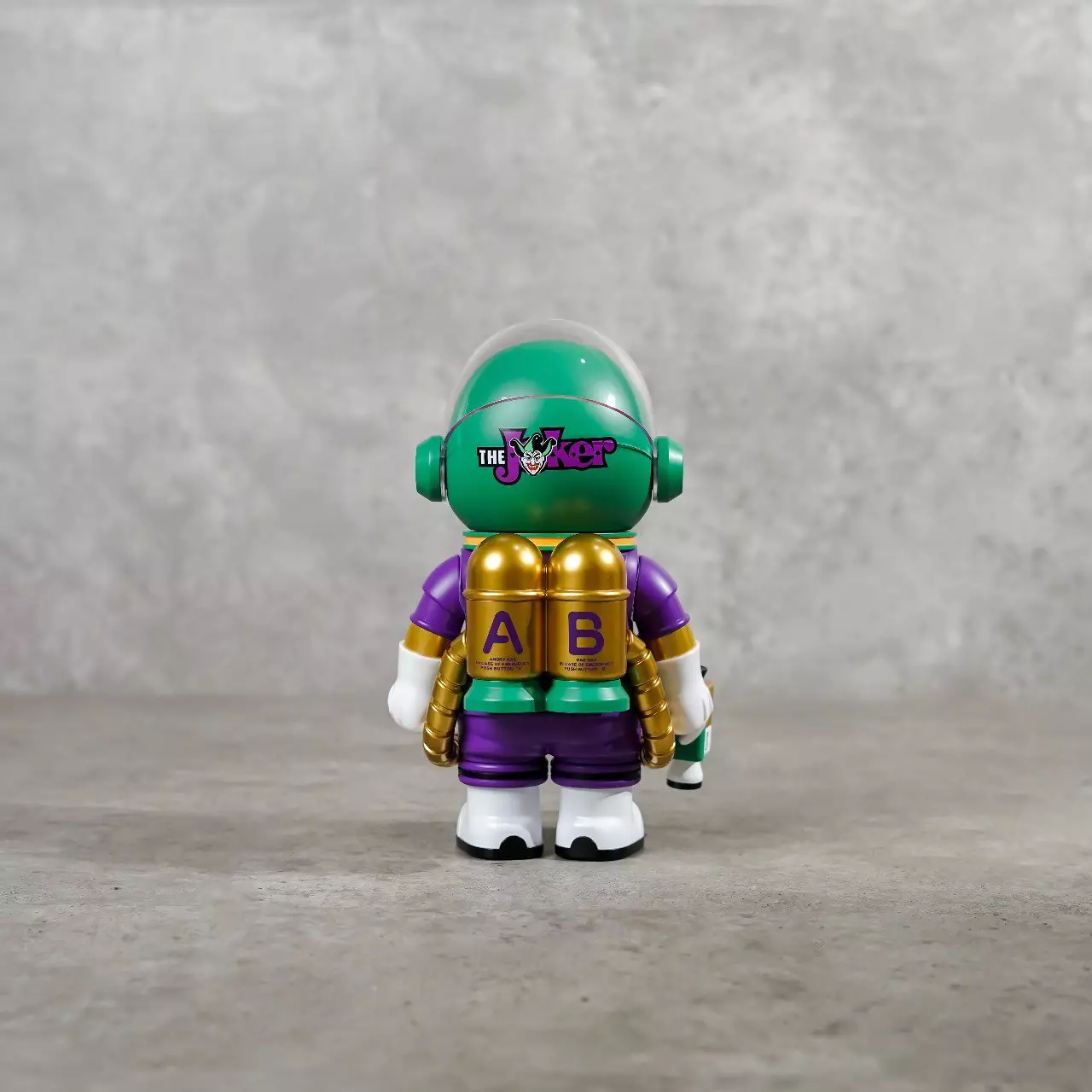 POP MART MEGA SPACE MOLLY JOKER FIGURE 100% ORIGINAL - 400% 