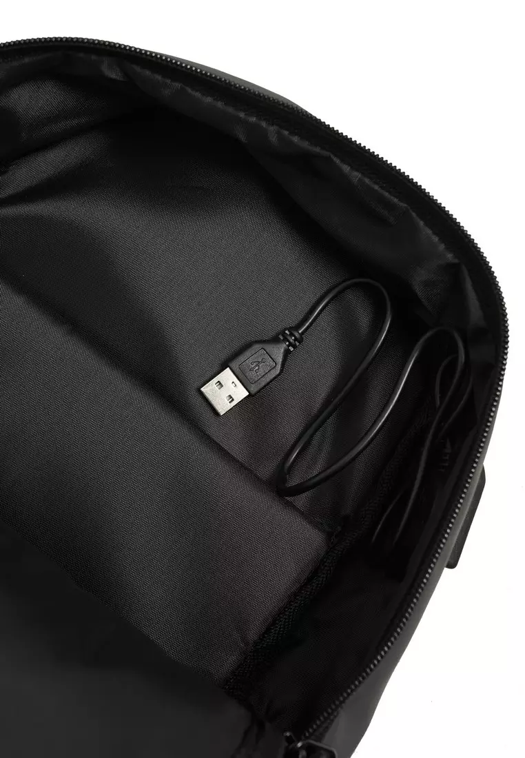 3Second Men's Sling Bag USB Port Gena OL-C110225