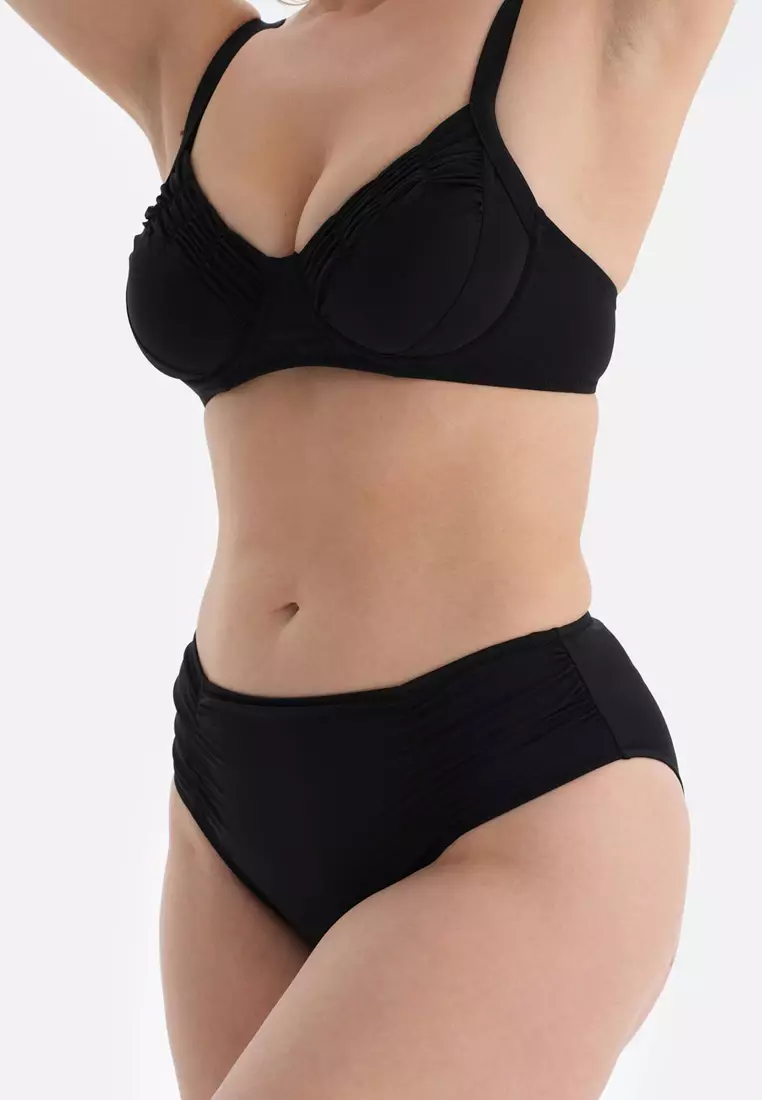 Buy DAGİ Black Minimizer Bikini Top, Cupless, Underwire, Swimwear for Women  Online