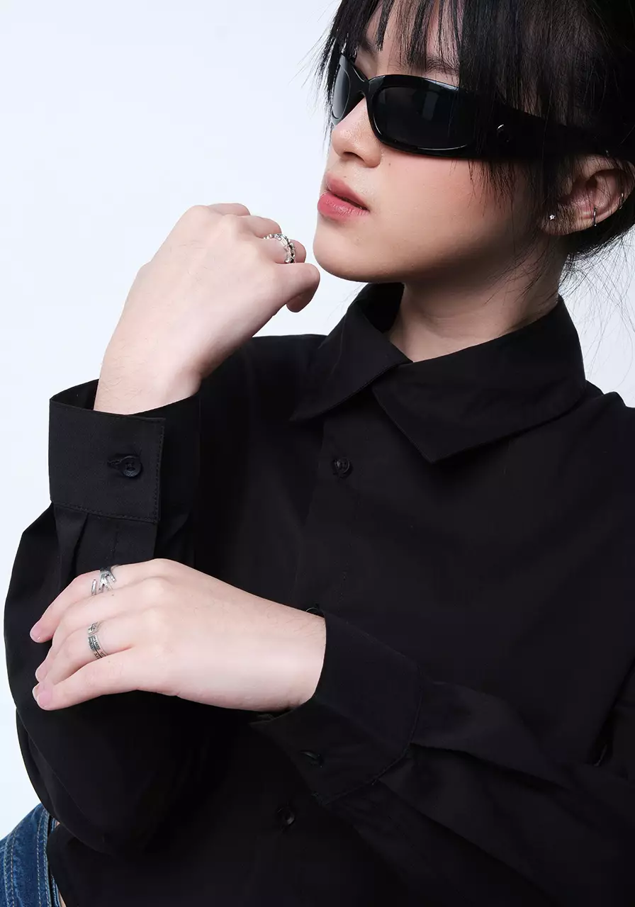 Kemeja Crop Wanita Nazami Black