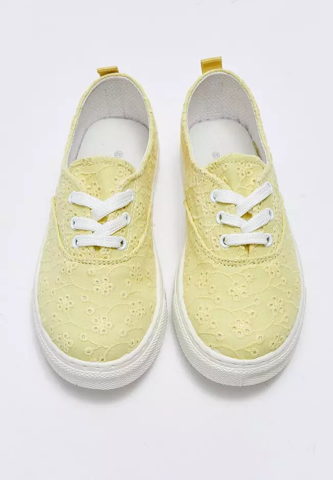 Buy LC WAIKIKI Girls Sneakers With Embroidery Detail Lace Up 2024