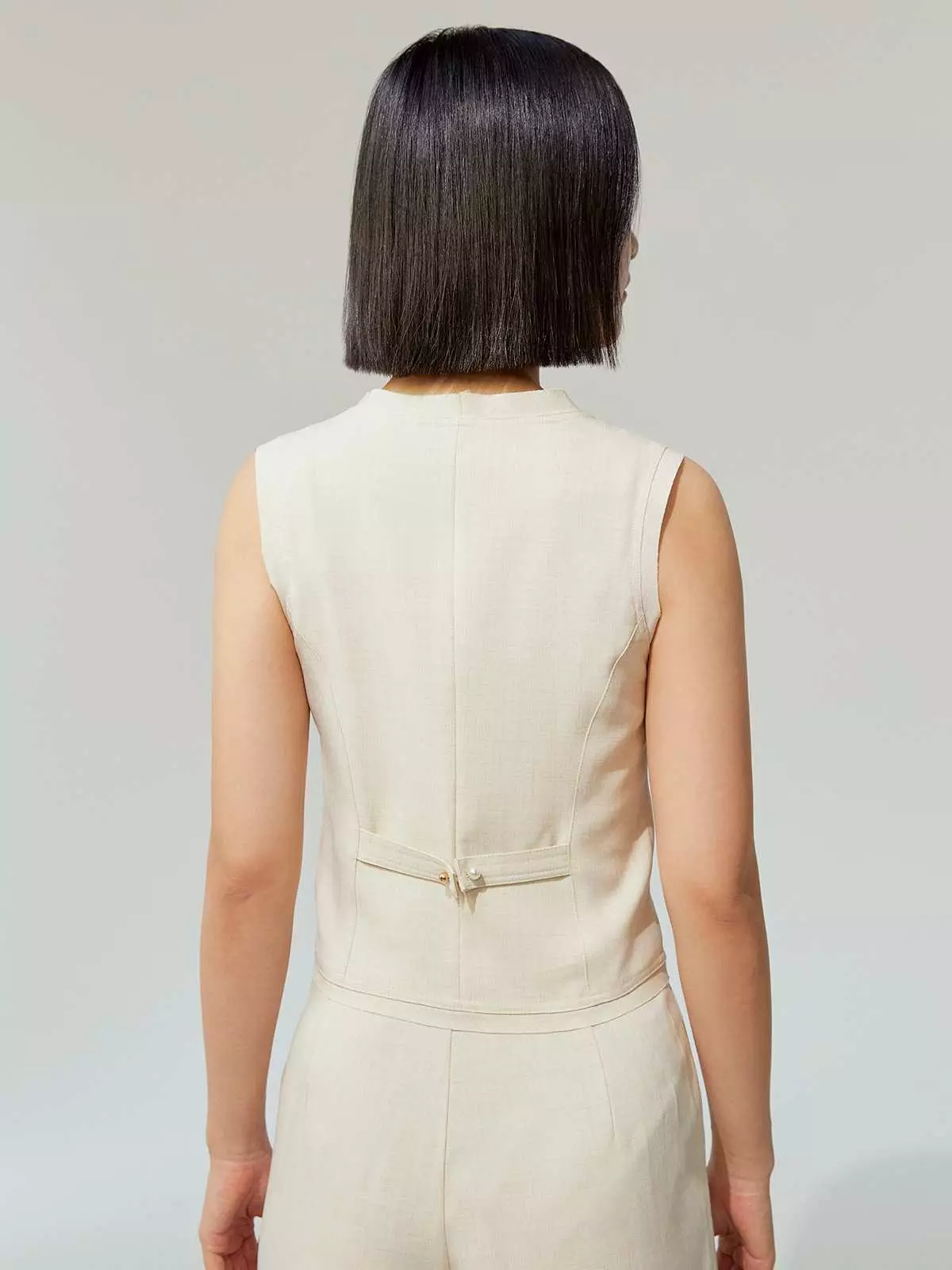 Four Buttons Up Vest - Cream