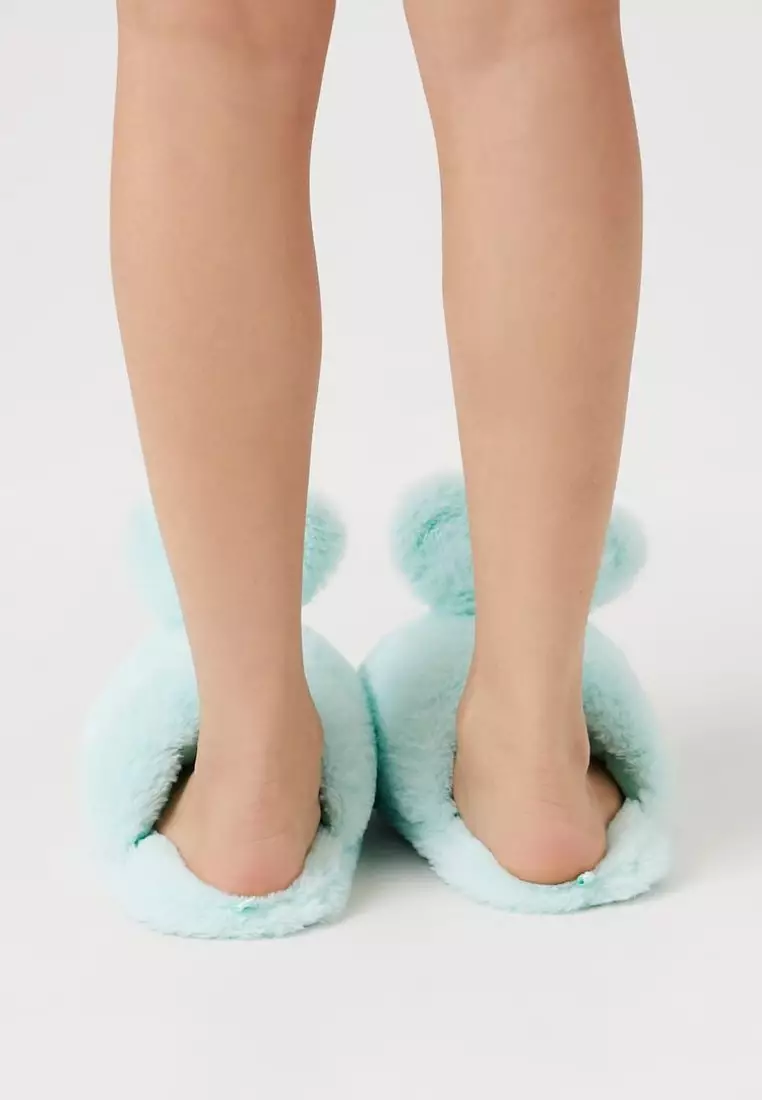 Forever 21 fuzzy slippers outlet