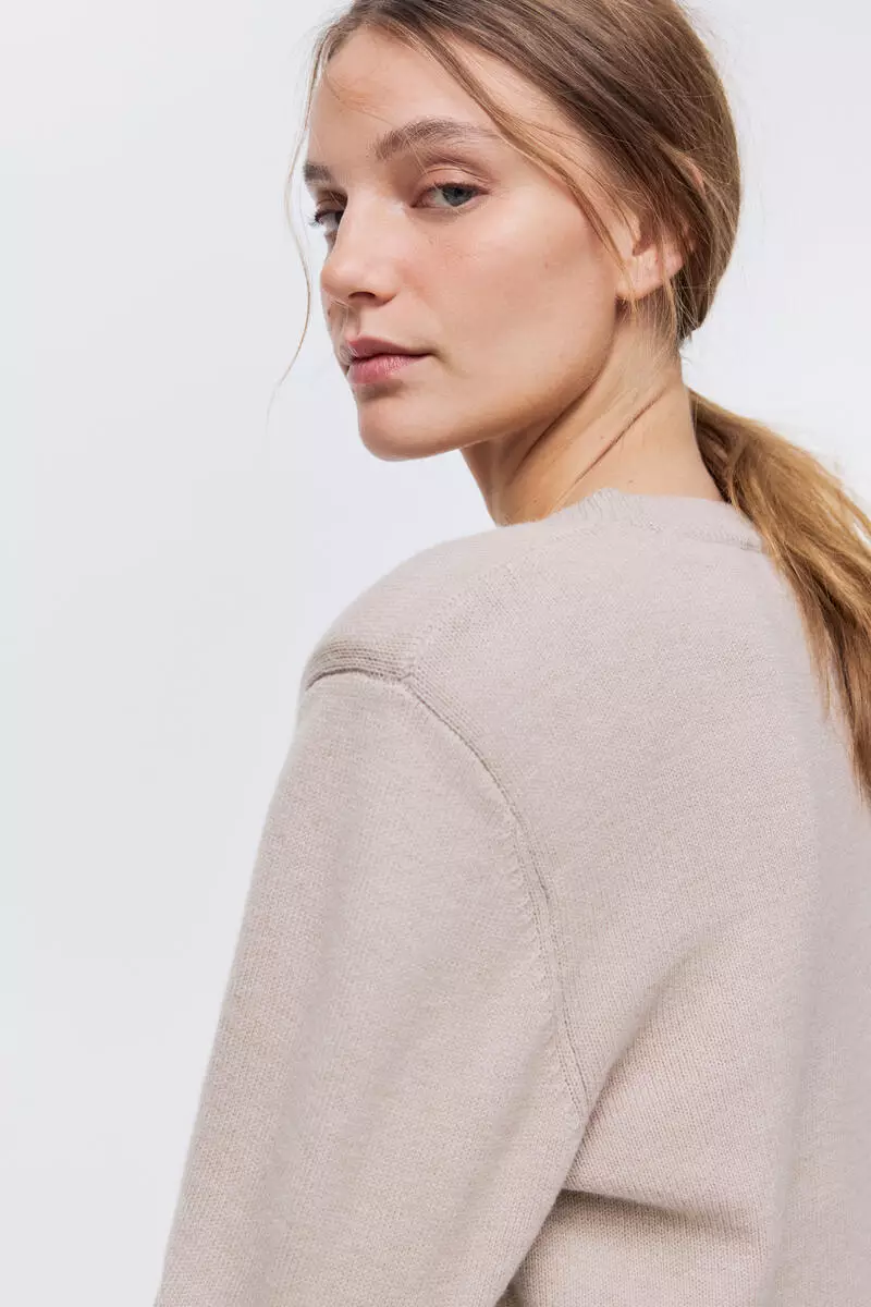 Shoulder-pad jumper