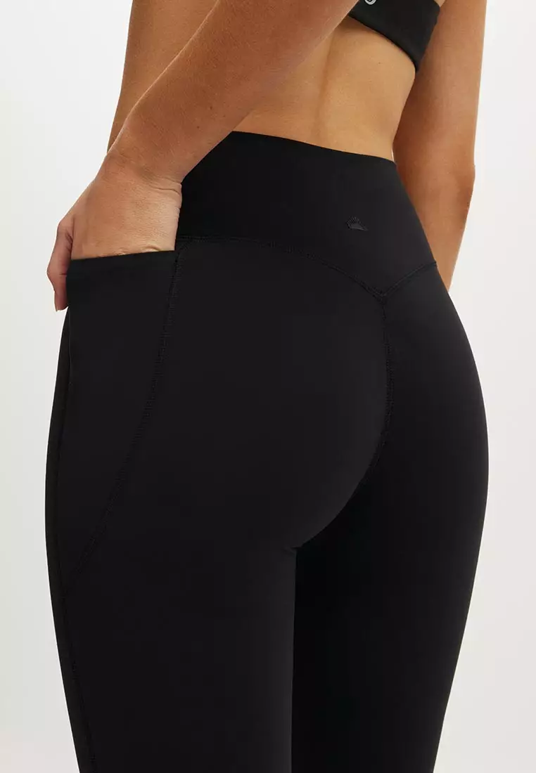 Ultra Luxe Invisible Scrunch Flare Pants