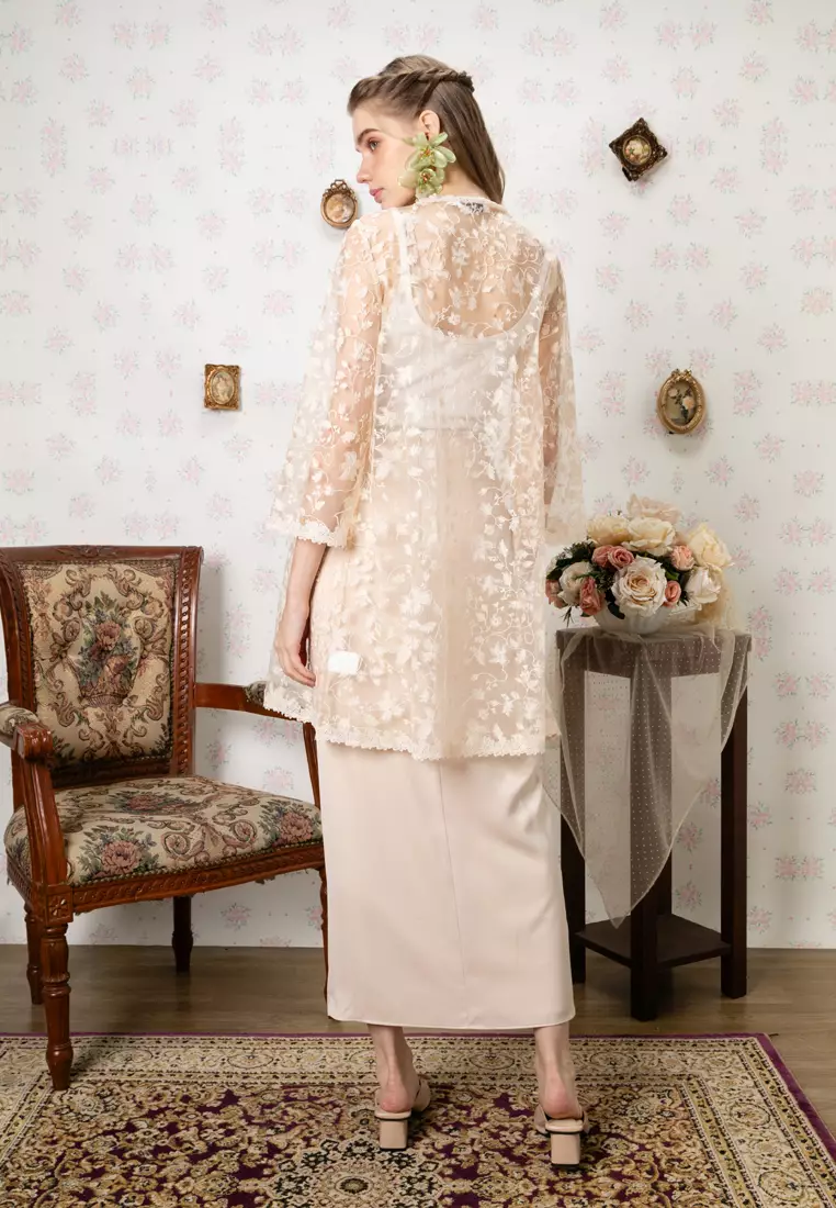 ENDAH LONG LACE KEBAYA SET