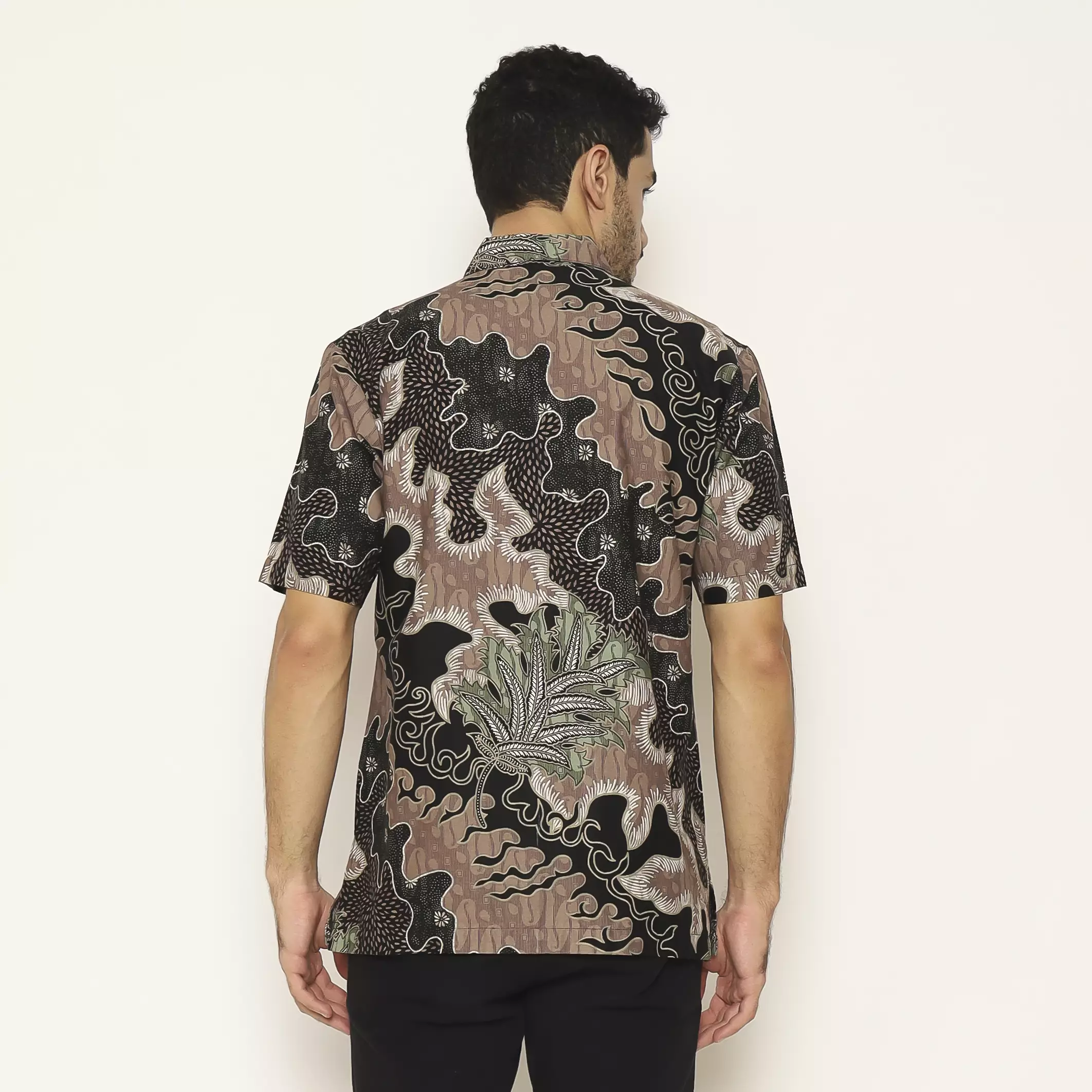 Kemeja Batik Pria - Bhatara Batik Edwin - Atasan Batik Lengan Pendek