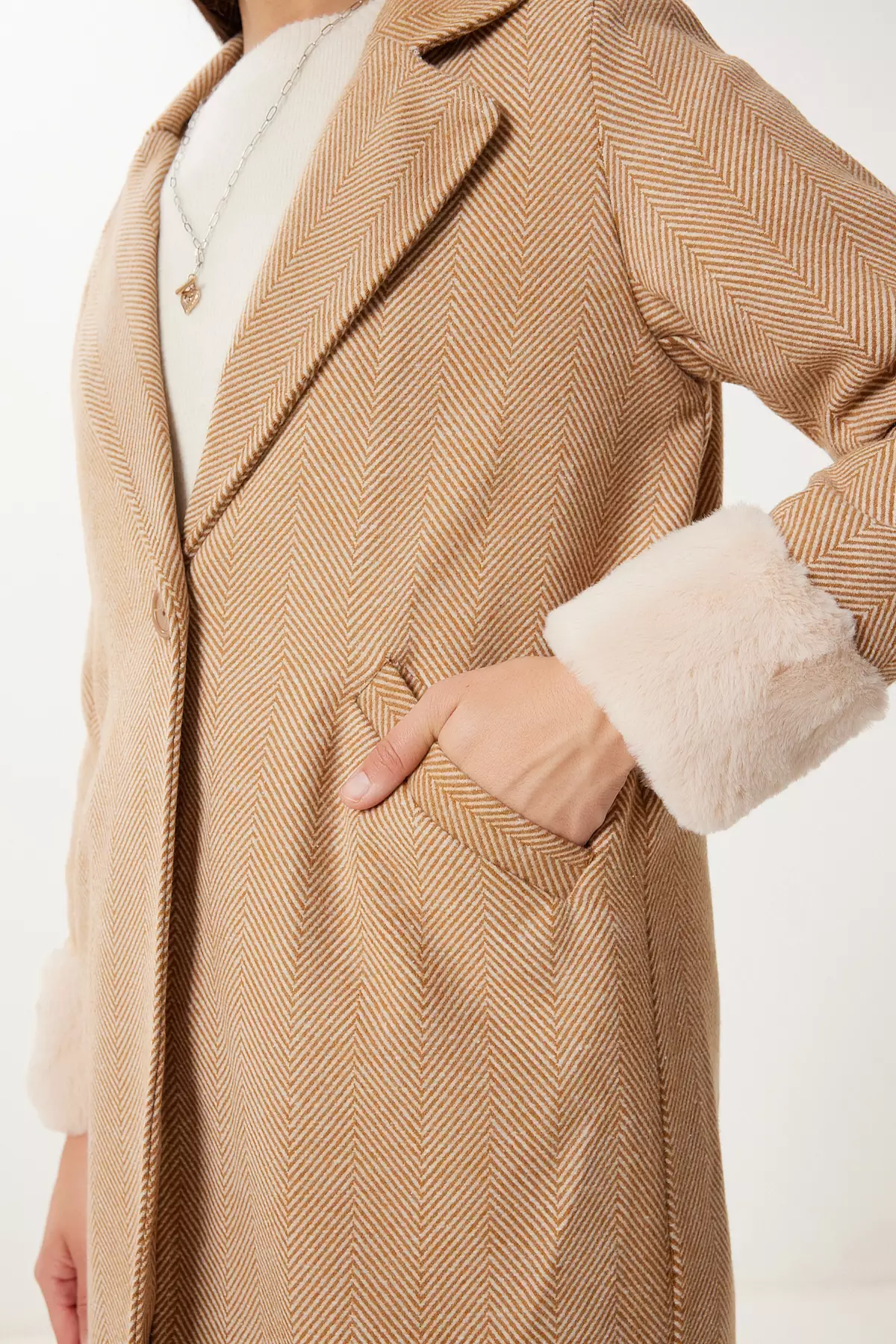 Women's Biscuit Double Breasted Collar Fur Cashmere Coat Dd01367