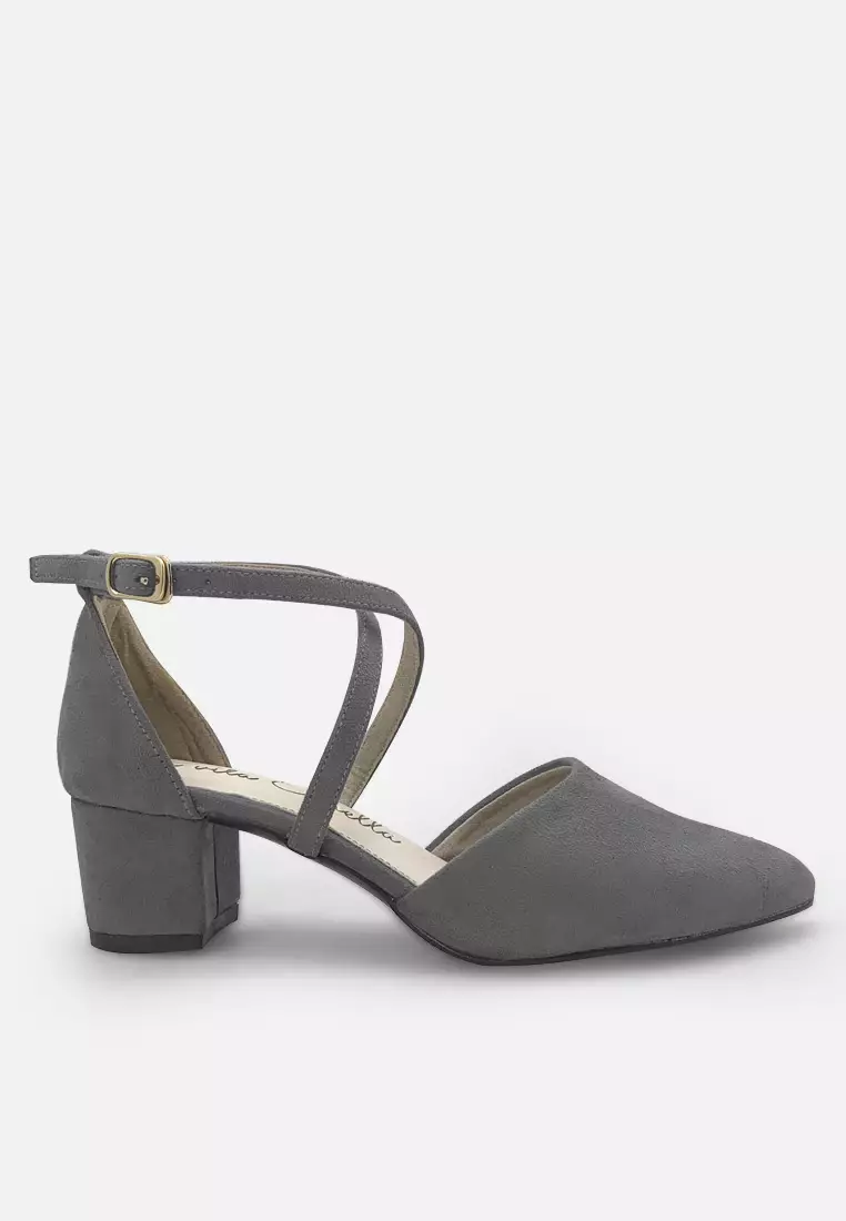Blanche Pointed Toe Cross Sepatu Block Heels