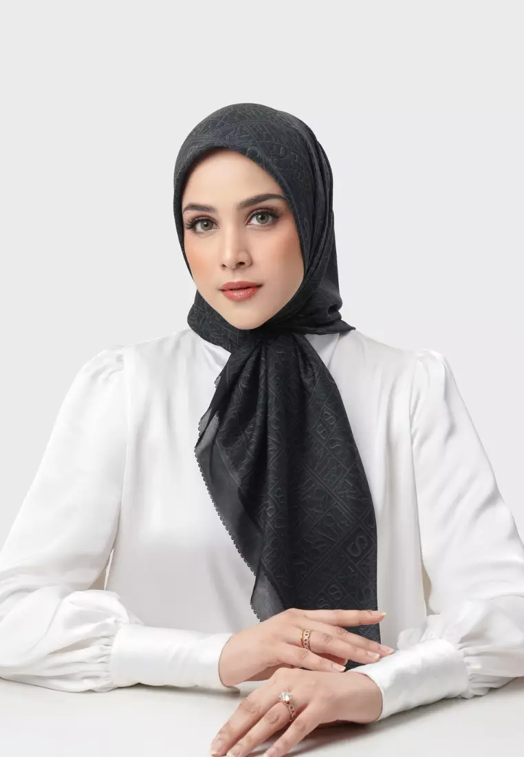 Typograph Square - Black