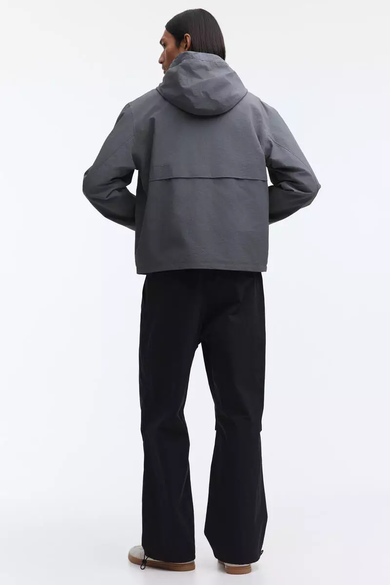 Water-repellent nylon windbreaker