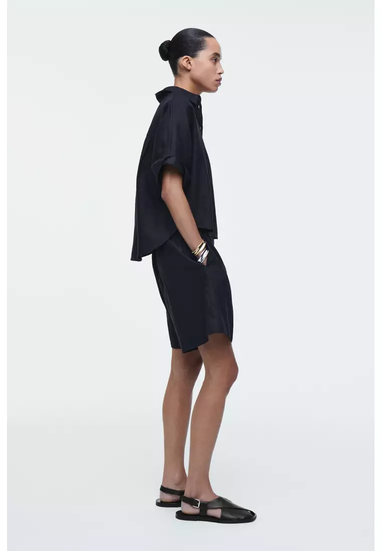 TAILORED ELASTICATED LINEN SHORTS