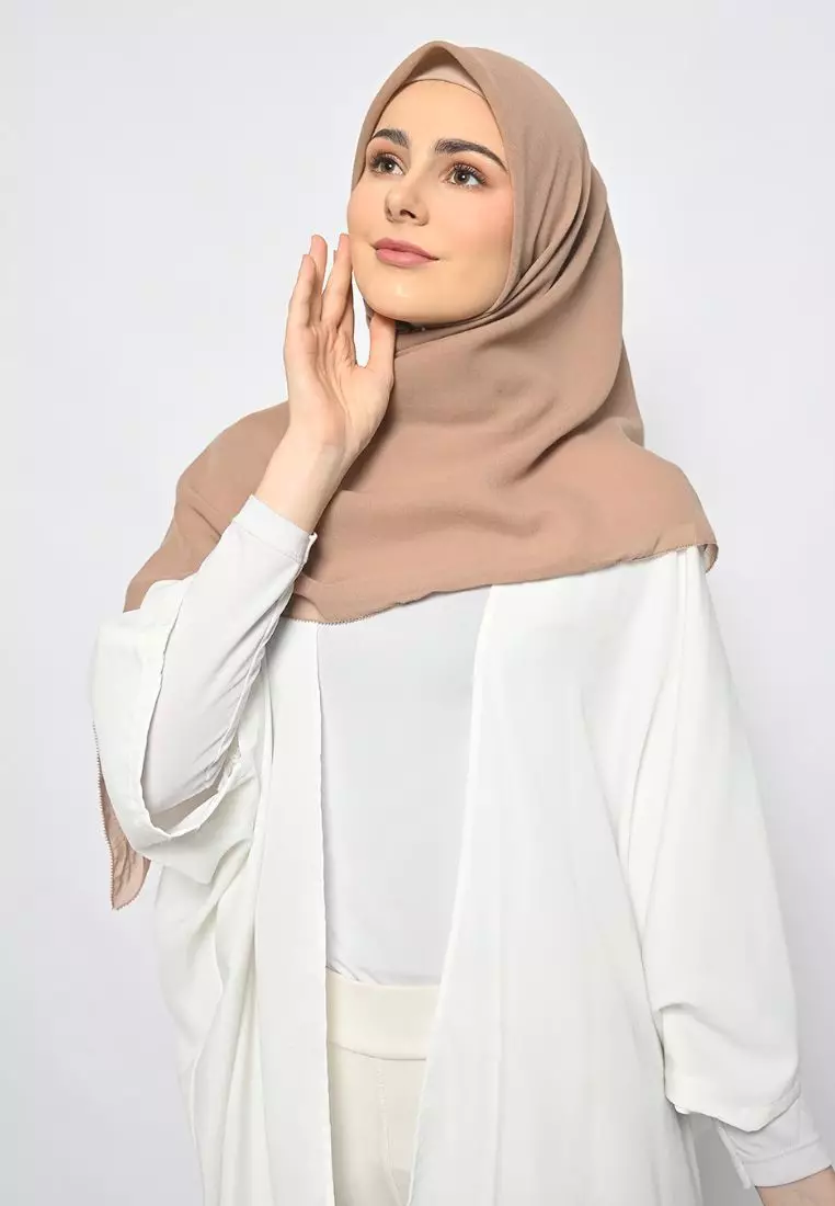 Hijab Segi Empat Voal Anabela Eyelash Tan