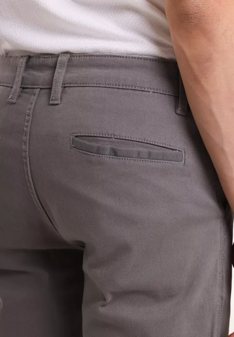 Used 1968 - 565 Celana Panjang Chinos Pria Regular Fit