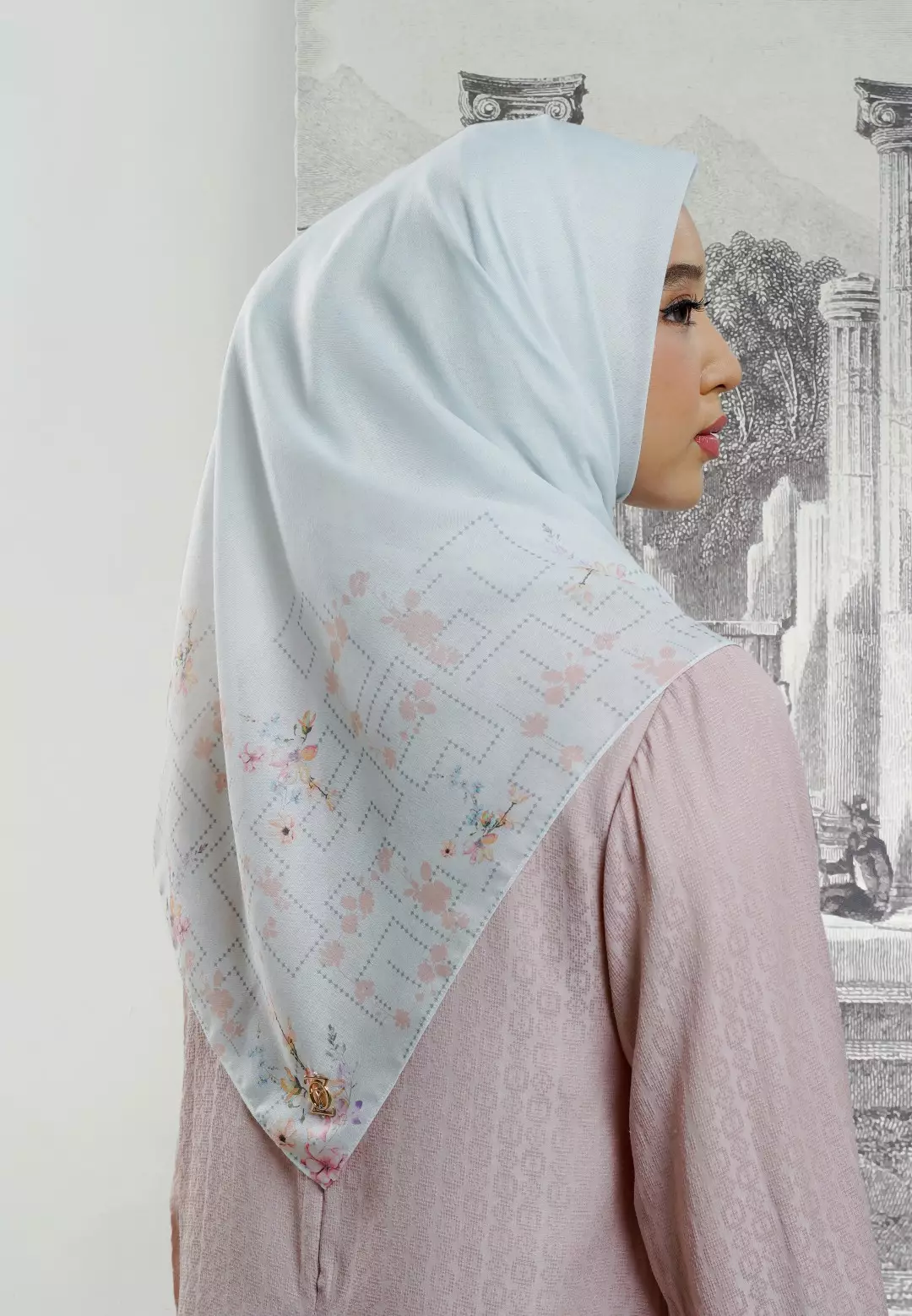 VIOLA Scarf Offwhite - Kerudung Hijab Segiempat Motif With BOX - Bahan Nesla - Ukuran 115x115