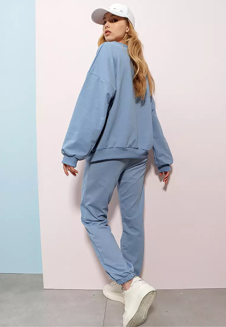 Basic Sweatshirt & Pants Set
