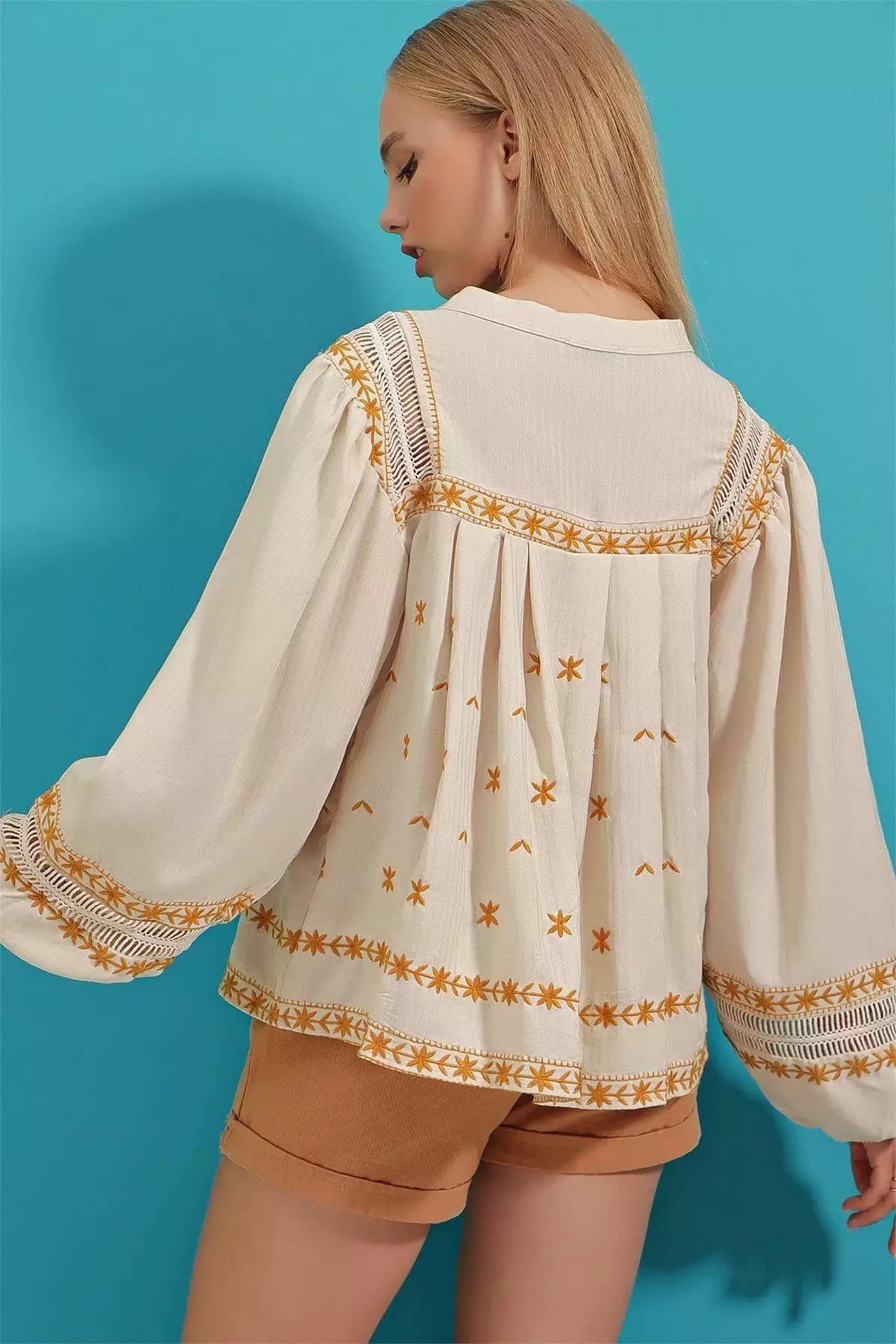 Embroidery Relaxed Blouse