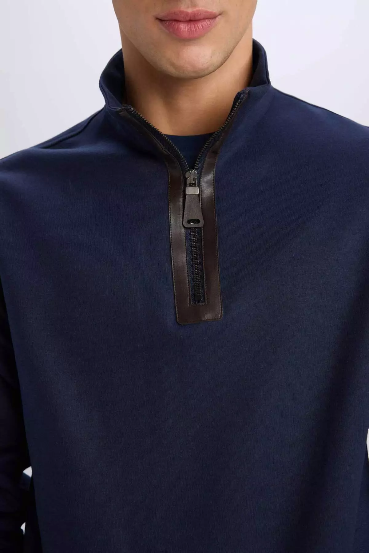 Inverted Stand Collar Half Zip Basic Sweatshirt D7226Ax25Sp